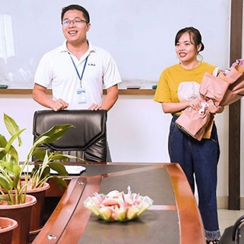 月博举行迎新见面会
